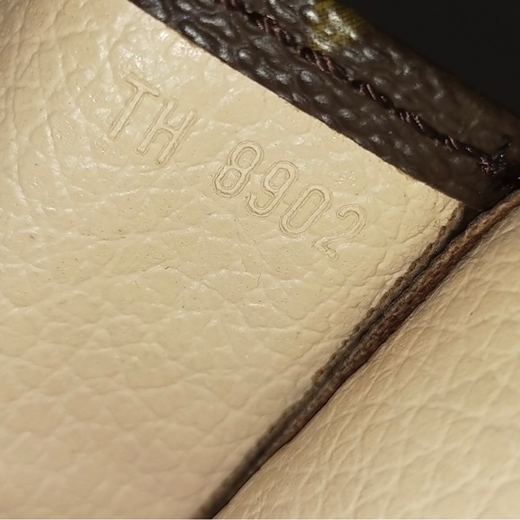 Louis Vuitton Cosmetics Pouch Bag Poche Toilette 19 - Picture 6 of 10